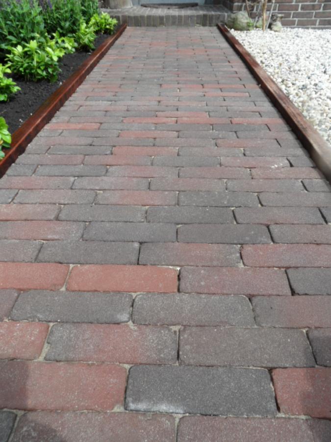 01 Aanleg tuinpad Gouda met getrommelde klinkers