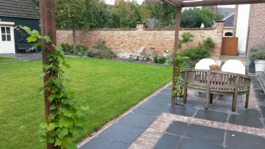 04 Pergola met klimop